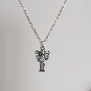 Silver Tone Necklace